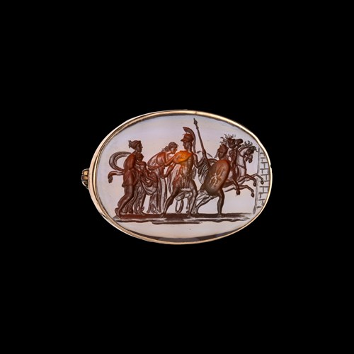 A gold brooch set with a large Neoclassical agate intaglio. Farewell of Hector and Andromache.